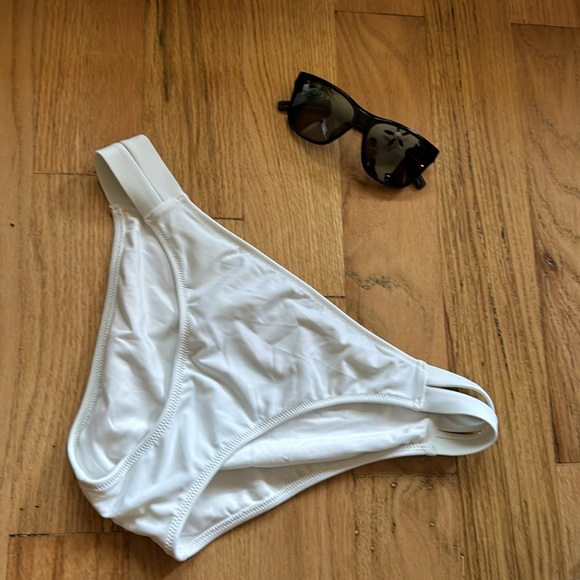 Victoria’s Secret set gently worn. - Picture 3 of 6